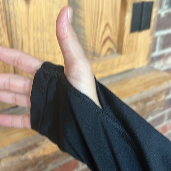 Women’s long sleeve Nike top - Picture 4 of 4